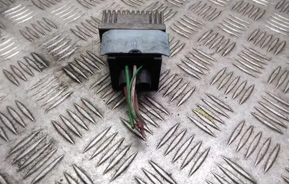 Renault Trafic II (X83) Glow plug pre-heat relay