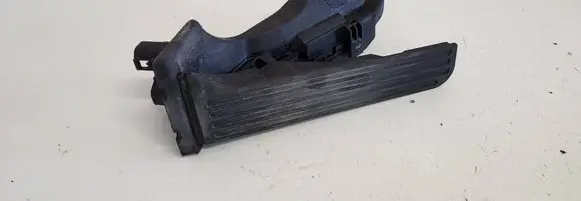 Volkswagen Touran I Accelerator throttle pedal 1T1723503H 11040405 6PV00868901