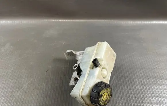 Renault Captur Master brake cylinder 460915125R 1070529801