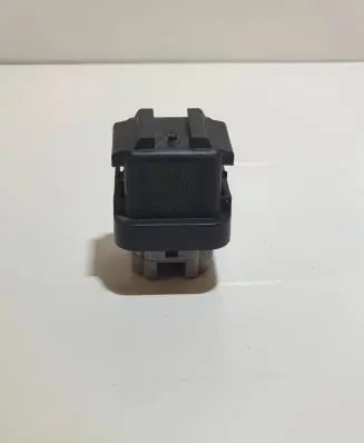 Toyota Corolla Verso AR10 Glow plug pre-heat relay 2861067010 1567000671