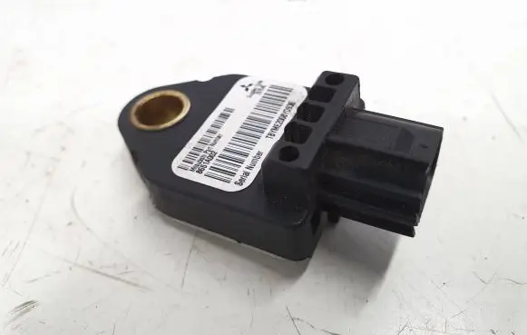 Mitsubishi Outlander Airbag deployment crash/impact sensor 8651A002