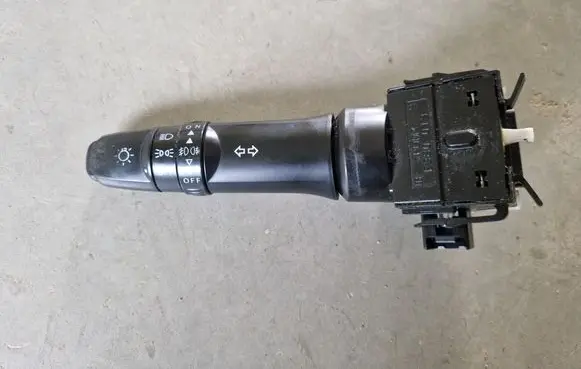 Mitsubishi L200 Indicator stalk