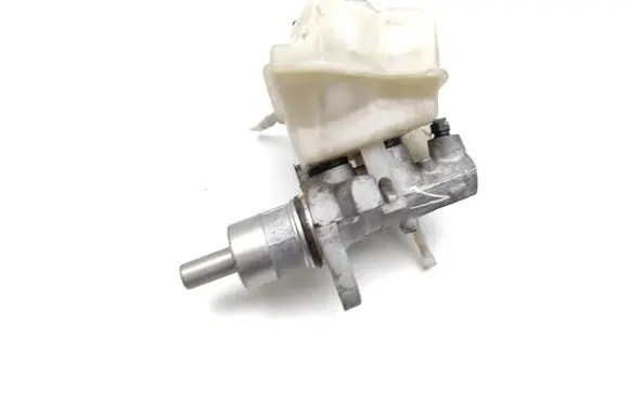 Master brake cylinder