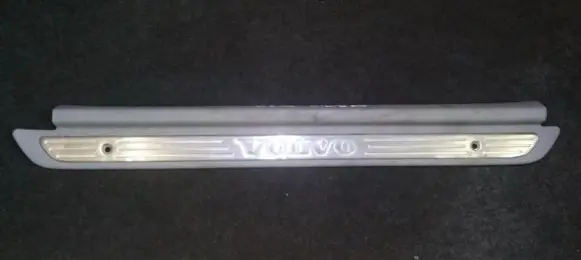 Volvo S40, V40 Rear sill trim cover c130818421