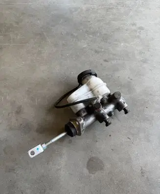 Ligier JS 50 Master brake cylinder