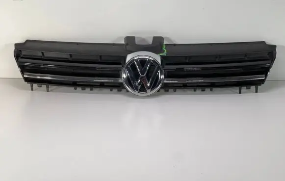 Volkswagen Golf VII Front bumper upper radiator grill 5G0853653