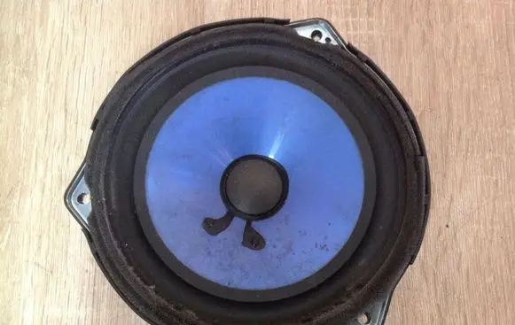 KIA Sorento Panel speaker 963203E001