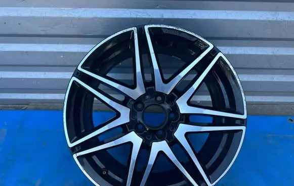 Mercedes-Benz V Class W447 R19 alloy rim 4474015100