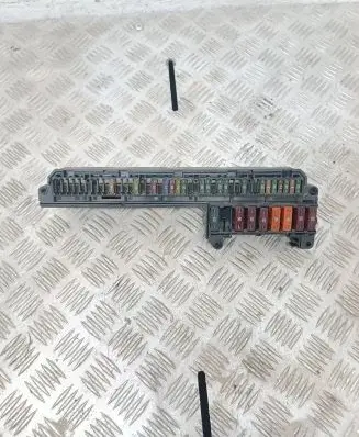 BMW 5 E60 E61 Fuse module 6932452