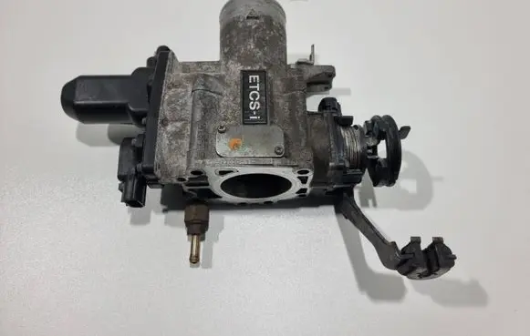 Lexus IS 200-300 Throttle valve 2203046220 2203046110