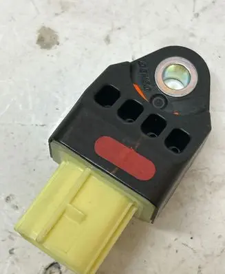 Toyota Yaris Airbag deployment crash/impact sensor 898310D060 415A7KM6M