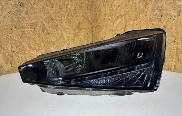 Skoda Scala Headlight/headlamp 657941015 C13048