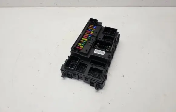 Ford Fusion II Fuse module DG9T14B476