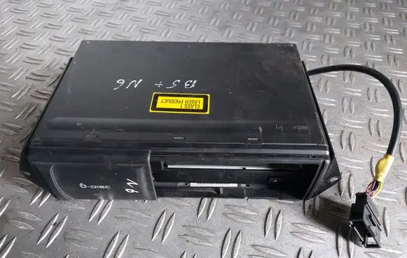 Volkswagen PASSAT B5.5 CD/DVD changer 