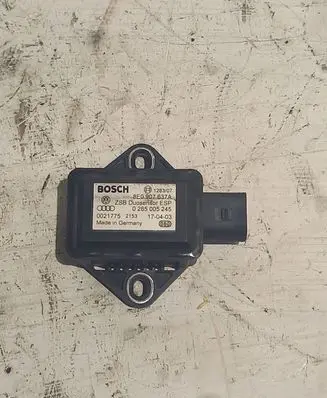 Volkswagen PASSAT B5.5 ESP acceleration yaw rate sensor 8E0907637A