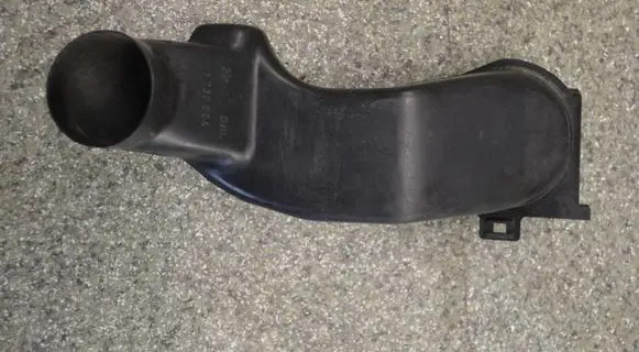 BMW 5 E34 Air intake duct part 1730064