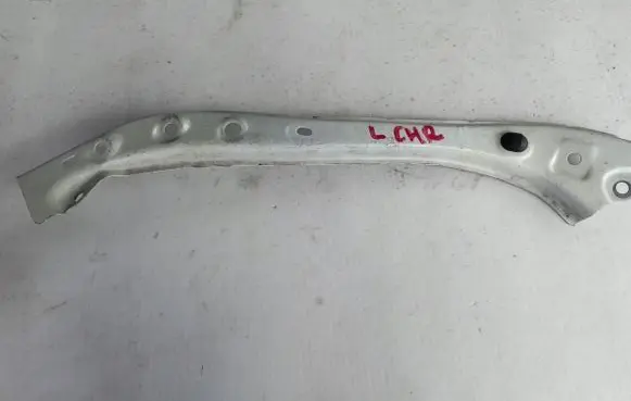 Toyota C-HR I Headlight/headlamp mounting bracket 874139