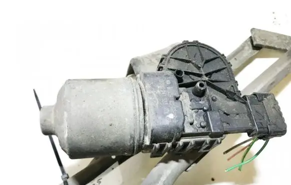 Peugeot 206 Wiper motor 0390241523