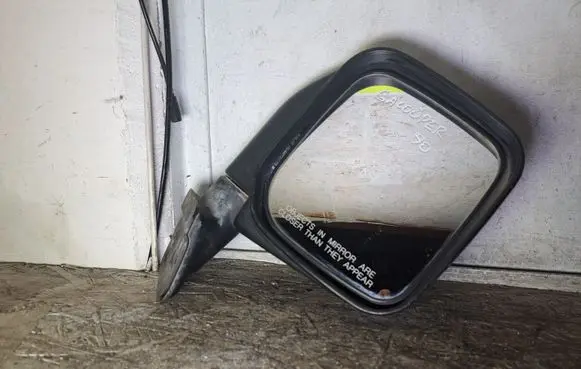 Hyundai Galloper Front door electric wing mirror