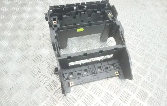 Radio/GPS head unit trim
