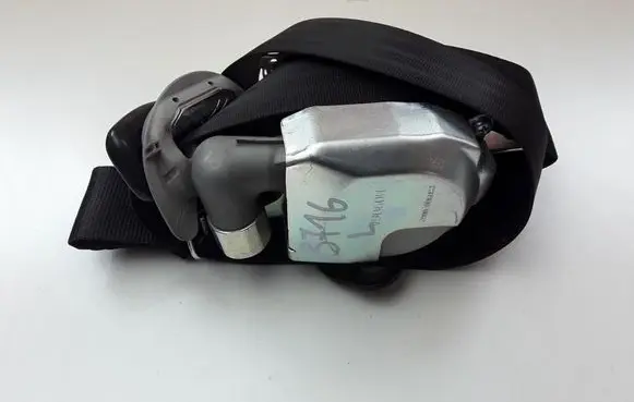 Hyundai i30 Front seatbelt 88810A6100