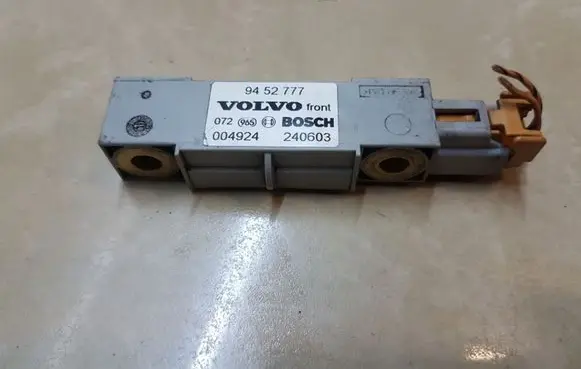 Volvo V70 Airbag deployment crash/impact sensor 9452777