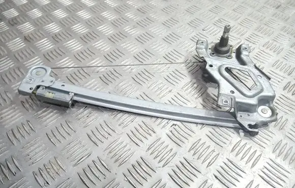 Rear door manual window regulator