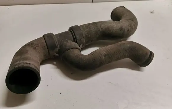 Peugeot 607 Engine coolant pipe/hose
