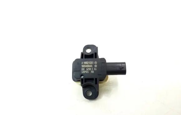 Mercedes-Benz A W176 Airbag deployment crash/impact sensor A1668210351