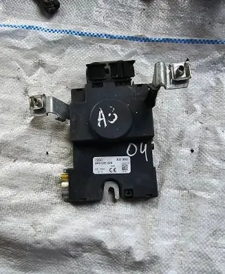Audi A3 S3 8P Antenna control unit 8P0035225 12006100 AHL350