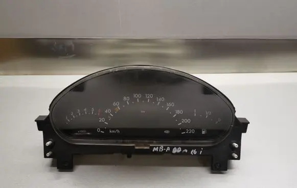Mercedes-Benz A W168 Speedometer (instrument cluster) A1685404011