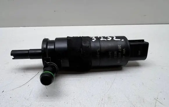 Audi A6 C7 Windscreen/windshield washer pump 3B7955681