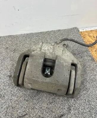 BMW 5 E60 E61 Front brake caliper 6030324