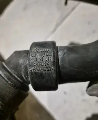 Audi A4 S4 B5 8D Brake vacuum hose/pipe 4D0121101M
