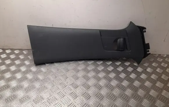 Volvo XC40 (B) pillar trim (top) 31457493