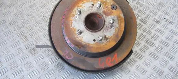 Honda CR-V Rear wheel hub spindle/knuckle 