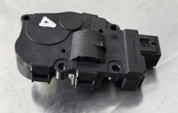 BMW 6 F06 Gran coupe Air flap motor/actuator EFB430 22062013 K9749006
