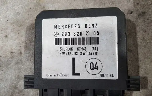 Mercedes-Benz C W203 Door control unit/module A2038202185