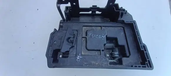 Hyundai Tucson IV NX4 Battery tray 37150N7000