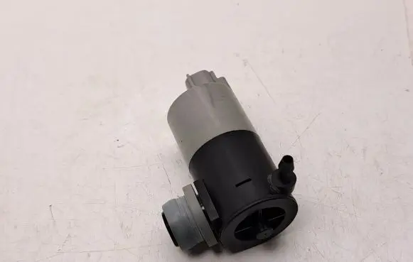 Toyota Auris 150 Windscreen/windshield washer pump 8533002030 30892