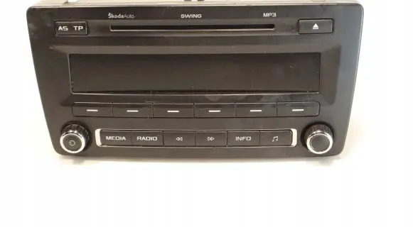 Skoda Octavia Mk2 (1Z) Radio/GPS head unit trim DE2-633