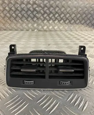 Rear air vent grill