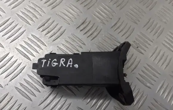 Opel Tigra B Fuel tank cap lock 46843566