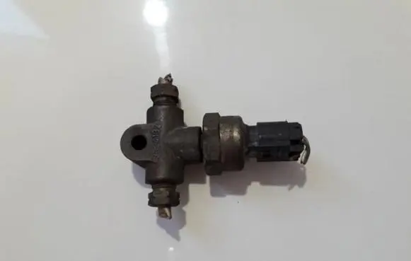 Volvo V70 Brake power pressure regulator 3524132