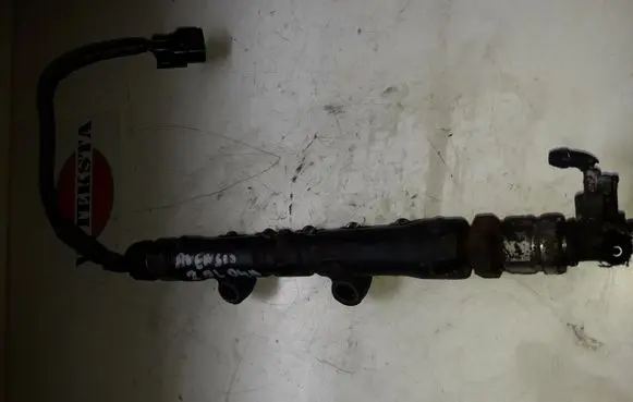 Toyota Avensis T250 Fuel distributor 