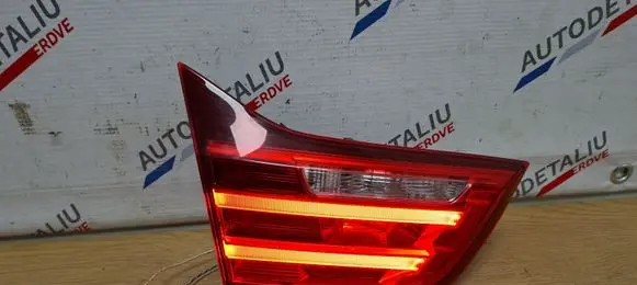 Tailgate rear/tail lights