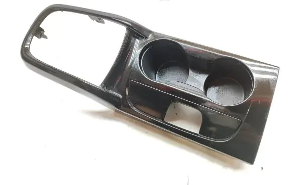 Cup holder front