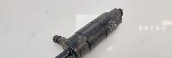 Volkswagen PASSAT B6 Headlight washer pump 3B7955681