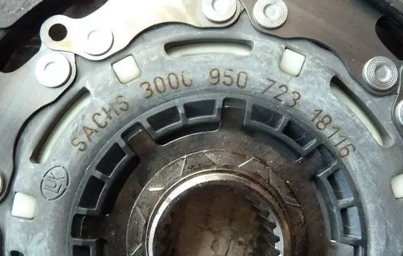 Volkswagen Multivan T5 Pressure plate 3000950723-OKS
