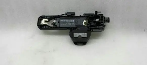 Rear door exterior handle/bracket